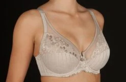 Reggiseno Con Ferretto Senza Imbottitura Coppa C-E Selene Art. Mariluz 9 Reggiseno Con Ferretto Senza Imbottitura Coppa C-E Selene Art. Mariluz -Intimo Bello Negozio s mariluz tierra