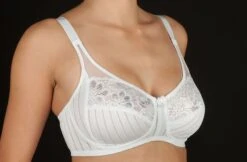 Reggiseno Senza Ferretto In Pizzo E Tulle Coppa C Selene Art. Scarlet 9 Reggiseno Senza Ferretto In Pizzo E Tulle Coppa C Selene Art. Scarlet -Intimo Bello Negozio scarlett blanco 17w0163 web